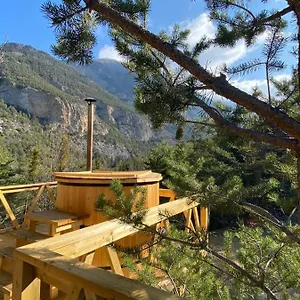 https://chalets-cocody.fr-provencehotel.com
