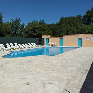 https://chalet-a-gassin-au-calme-sous-les-pins.fr-provencehotel.com